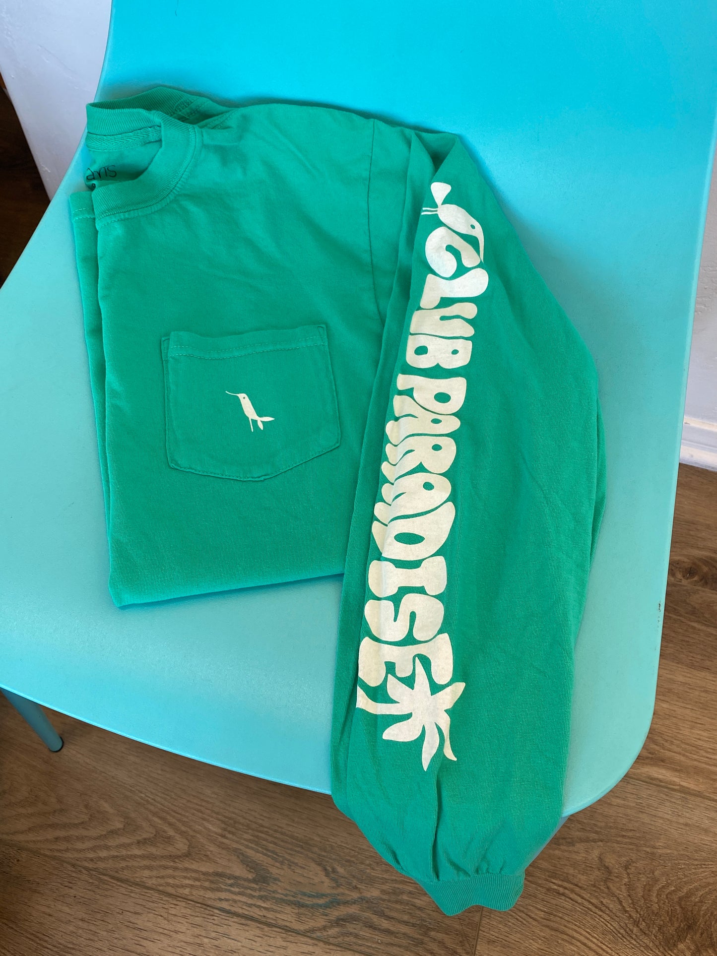 CLUB PARADISE LONG SLEEVE POCKET TEE